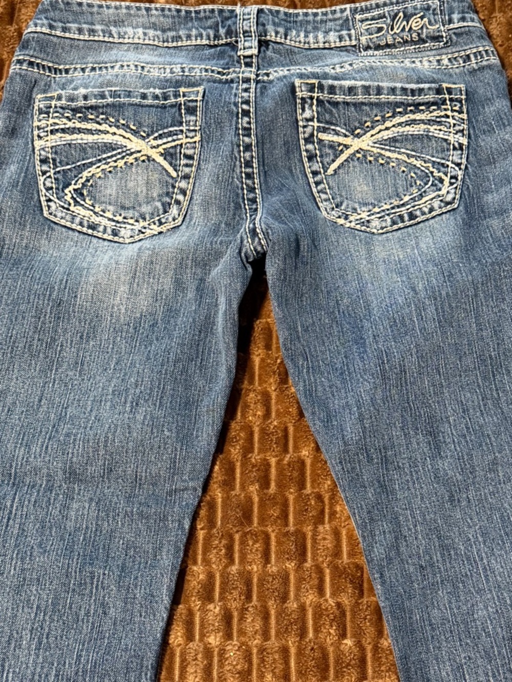 Silver Jean Santorini Capri Women's Medium Blue Embroidered Back Pocket